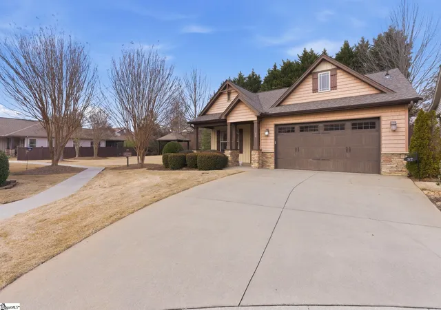 Photo 2 of Single family home for sale at 32 Dolerite Dr, Taylors, SC 29687 | MLS# 1583386 | Listing updated on 2026-10-22