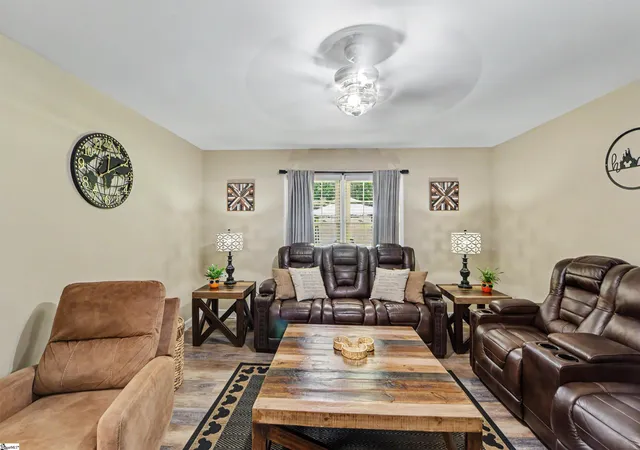 Photo 2 of Single family home for sale at 159 Oak Hill Dr, Piedmont, SC 29673 | MLS# 1599737 | Listing updated on 2026-09-03