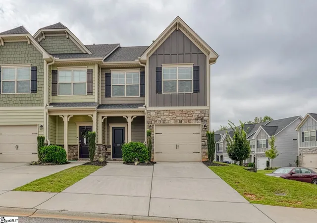 Photo 4 of Townhouse for sale at 500 Milbury Wy, Simpsonville, SC 29680 | MLS# 1600174 | Listing updated on 2026-09-21