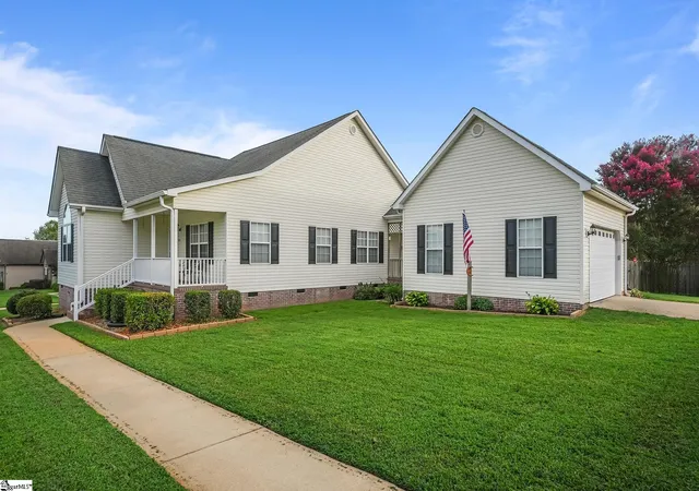 Photo 3 of Sale Pending at 222 Abners Trail Rd, Greer, SC 29651 | MLS# 1598773 | Listing updated on 2026-08-31