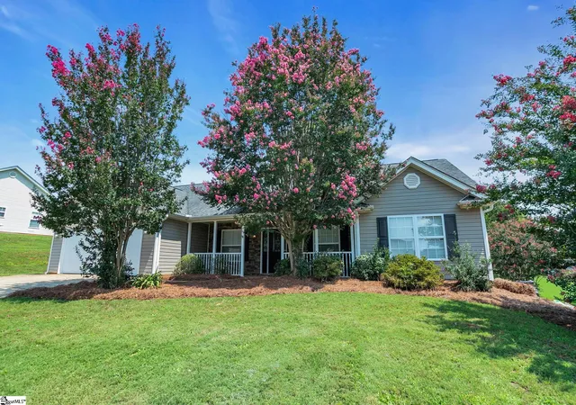 Photo 2 of Single family home for sale at 9 Gratiot Ln, Greer, SC 29651 | MLS# 1600532 | Listing updated on 2026-08-18