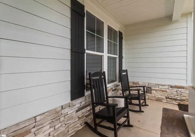 Photo 2 of Sale Pending at 19 Bramall Dr, Greer, SC 29651 | MLS# 1581788 | Listing updated on 2026-04-01