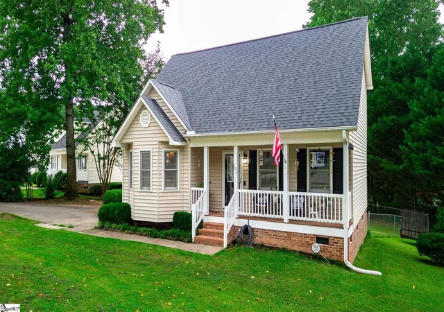 Photo 2 of Sale Pending at 102 Cone Dr, Liberty, SC 29657 | MLS# 1599214 | Listing updated on 2026-09-19