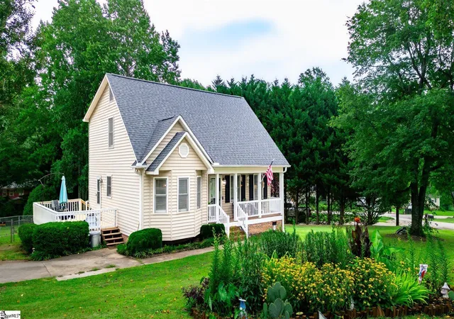 Photo 3 of Sale Pending at 102 Cone Dr, Liberty, SC 29657 | MLS# 1599214 | Listing updated on 2026-09-19