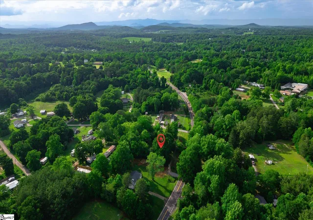 Homes for sale in Easley, SC | 903 Dacusville Hwy, Easley, SC 29640 | MLS# 1593411