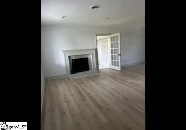 Photo 4 of Single family home for sale at 1 Milford Ln, Greenville, SC 29605 | MLS# 1601770 | Listing updated on 2026-09-09