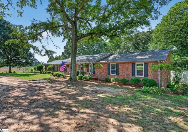 2nd image of 618 Racetrack Rd, Woodruff, SC 29388 | MLS# 1594696