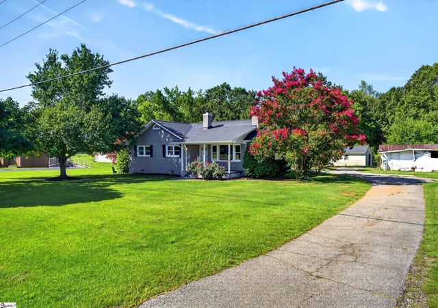 Photo 3 of Single family home for sale at 1758 Abner Creek Rd, Greer, SC 29651 | MLS# 1598347 | Listing updated on 2026-09-17