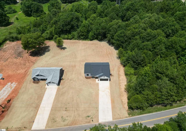 3rd image of 486 Hellams Rd, Gray Court, SC 29645 | MLS# 1596527