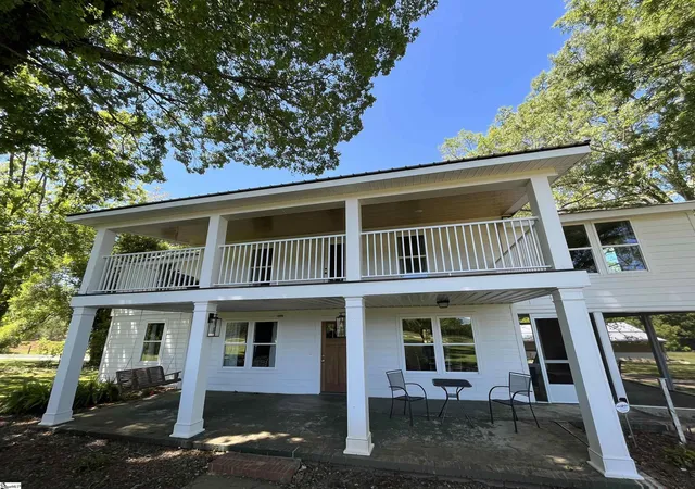 Photo 3 of Single family home for sale at 10049 Old White Horse Rd, Greenville, SC 29617 | MLS# 1585727 | Listing updated on 2026-05-13