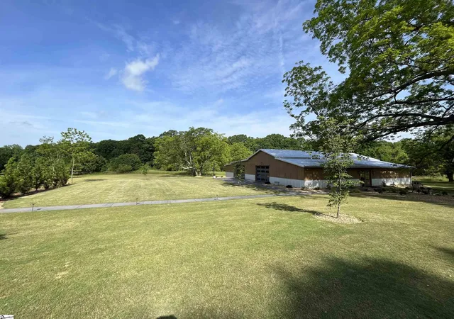 Photo 3 of Single family home for sale at 10049 Old White Horse Rd, Greenville, SC 29617 | MLS# 1585727 | Listing updated on 2026-05-13
