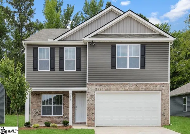 Homes for sale in Greenwood, SC | 131 Cades Cove Dr, Greenwood, SC 29646 | MLS# 1584987