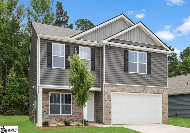 Homes for sale in Greenwood, SC | 131 Cades Cove Dr, Greenwood, SC 29646 | MLS# 1584987