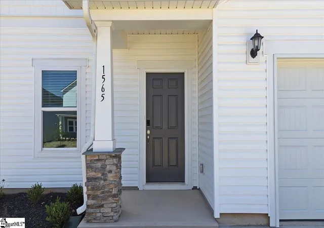 Photo 3 of Sale Pending at 1565 Erindale Dr, Wellford, SC 29385 | MLS# 1598218 | Listing updated on 2026-08-26