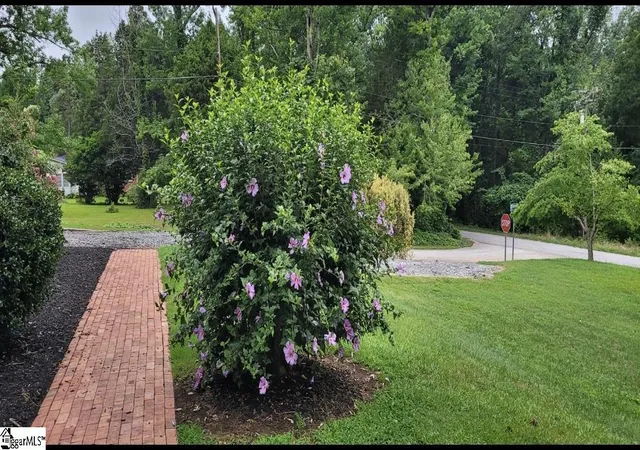 Photo 4 of Single family home for sale at 191 Pershing St, Spartanburg, SC 29302 | MLS# 1600967 | Listing updated on 2026-10-20