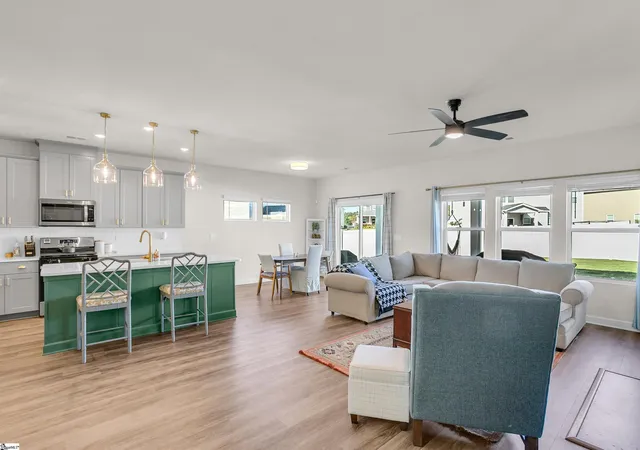 Photo 4 of Single family home for sale at 411 Hazelcroft Dr, Fountain Inn, SC 29644 | MLS# 1597183 | Listing updated on 2026-09-16