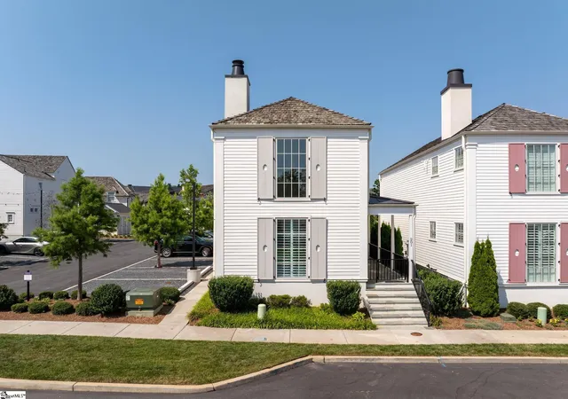 Photo 1 of Single family home for sale at 201 Bowman Rd, Greenville, SC 29615 | MLS# 1596534 | Listing updated on 2026-07-06