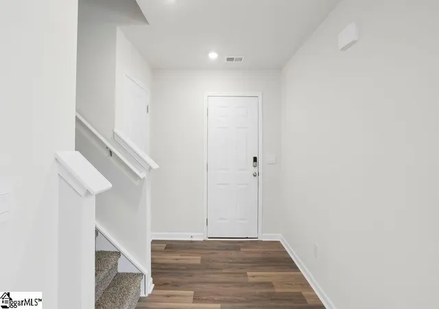Photo 3 of Single family home for sale at 212 Deskin Ln, Fountain Inn, SC 29644 | MLS# 1582662 | Listing updated on 2026-09-21