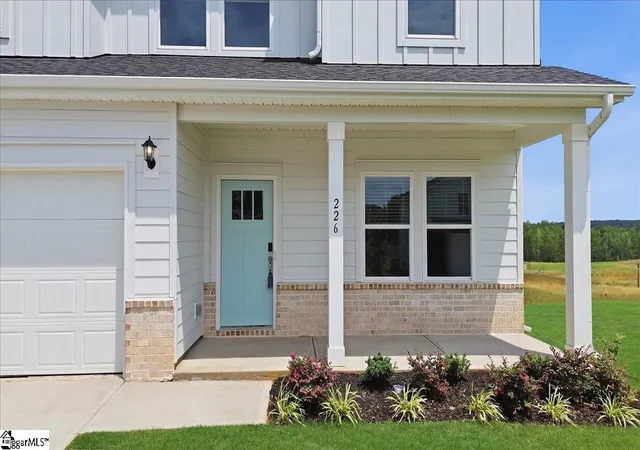 Photo 3 of Single family home for sale at 226 Abraham Wy, Boiling Springs, SC 29316 | MLS# 1591840 | Listing updated on 2026-09-02