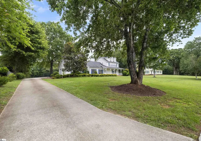 Photo 3 of Single family home for sale at 104 Wren Crossing Ct, Easley, SC 29642 | MLS# 1595405 | Listing updated on 2026-08-20
