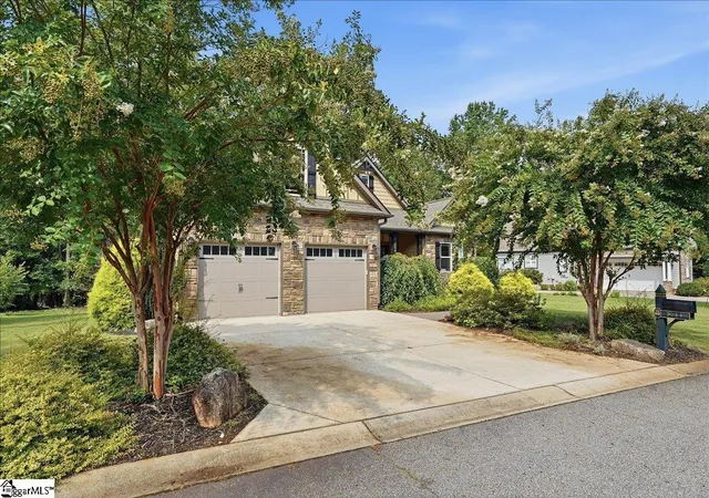 Photo 2 of Single family home for sale at 3044 English Cottage Wy, Boiling Springs, SC 29316 | MLS# 1599079 | Listing updated on 2026-07-29