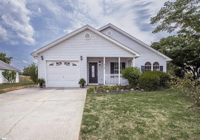Photo 1 of Single family home for sale at 515 Climbing Rose Ct, Fountain Inn, SC 29644 | MLS# 1602514 | Listing updated on 2026-08-31