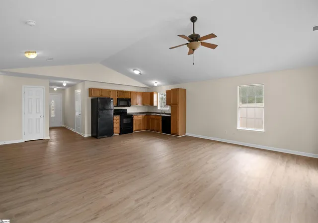 Photo 3 of Single family home for sale at 515 Climbing Rose Ct, Fountain Inn, SC 29644 | MLS# 1602514 | Listing updated on 2026-08-31