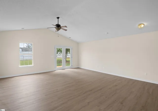 Photo 3 of Single family home for sale at 515 Climbing Rose Ct, Fountain Inn, SC 29644 | MLS# 1602514 | Listing updated on 2026-08-31