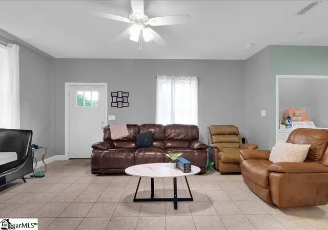 Photo 4 of Single family home for sale at 214 Deerwood Trl, Walhalla, SC 29691 | MLS# 1599279 | Listing updated on 2026-09-23