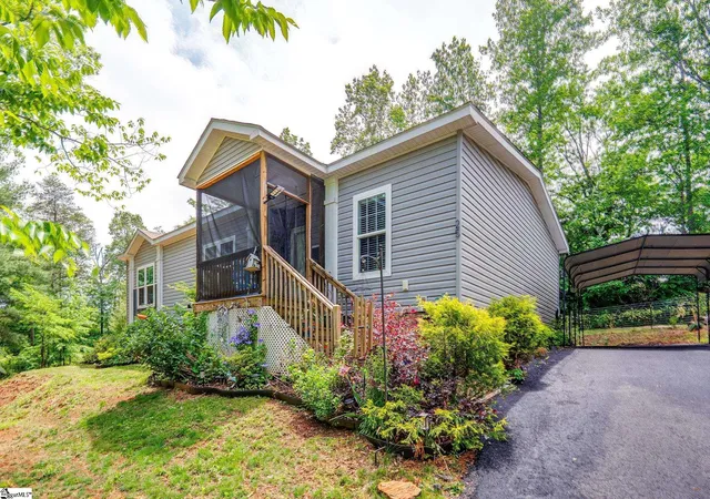Homes for sale in Travelers Rest, SC | 25 Valley Rd, Travelers Rest, SC 29690 | MLS# 1595520