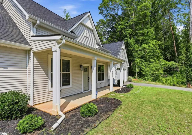 Photo 2 of Single family home for sale at 504 Old Stagecoach Rd, Easley, SC 29642 | MLS# 1599554 | Listing updated on 2026-09-11