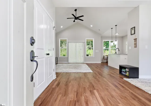 Photo 3 of Single family home for sale at 504 Old Stagecoach Rd, Easley, SC 29642 | MLS# 1599554 | Listing updated on 2026-09-11