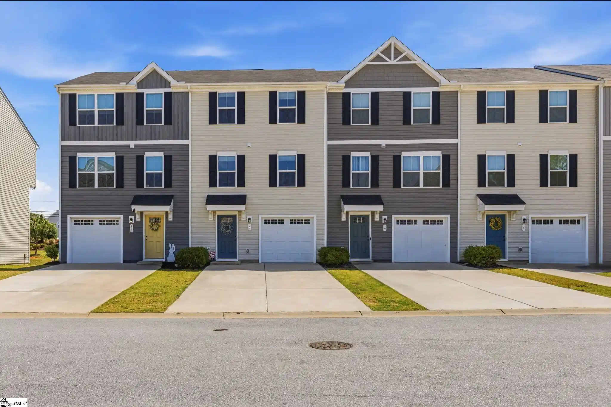 Townhouse for sale at 8 Bearmont Trl, Greenville, SC 29617 | MLS# 1606699