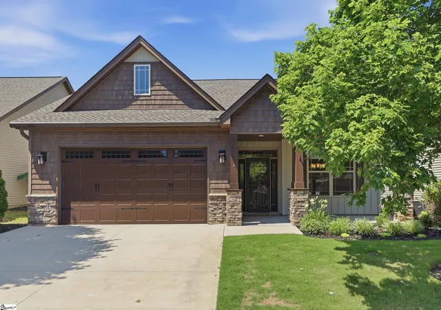 Photo 2 of Single family home for sale at 4 Litten Wy, Greenville, SC 29615 | MLS# 1594636 | Listing updated on 2026-07-17