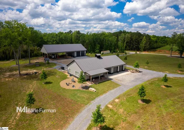 Photo 4 of House for sale at 7483 252 Hwy, Honea Path, SC 29654 | MLS# 1589868 | Listing updated on 2026-04-29