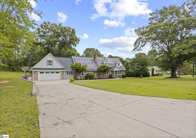 Photo 1 of Single family home for sale at 15 Morningdale Dr, Travelers Rest, SC 29690 | MLS# 1602092 | Listing updated on 2026-08-27
