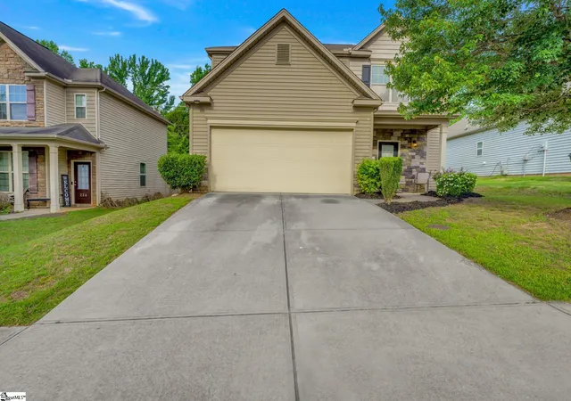 Photo 1 of Single family home for sale at 222 Marefair Ln, Simpsonville, SC 29680 | MLS# 1594904 | Listing updated on 2026-09-03