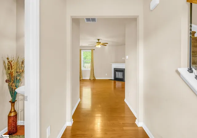 Photo 4 of Single family home for sale at 222 Marefair Ln, Simpsonville, SC 29680 | MLS# 1594904 | Listing updated on 2026-09-03