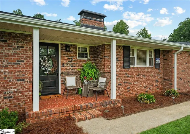 Photo 3 of Single family home for sale at 323 Saint Paul Rd, Easley, SC 29642 | MLS# 1602016 | Listing updated on 2026-09-10