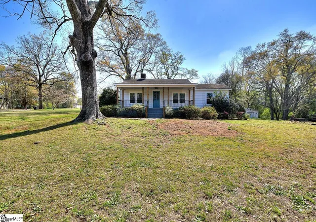 Photo 1 of Single family home for sale at 108 Piedmont St, Duncan, SC 29334 | MLS# 1586413 | Listing updated on 2026-08-30