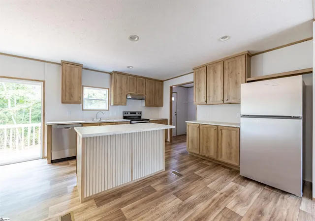Photo 3 of Manufactured home for sale at 1175 Simms School Rd, Central, SC 29630 | MLS# 1602342 | Listing updated on 2026-08-29