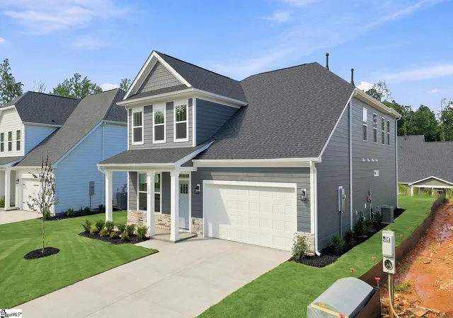 Photo 2 of Single family home for sale at 128 Beaverdam Creek Dr, Anderson, SC 29621 | MLS# 1600865 | Listing updated on 2026-09-11
