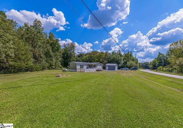 Photo 2 of Manufactured home for sale at 438 Lockhart Ln, Gaffney, SC 29341 | MLS# 1601364 | Listing updated on 2026-08-20