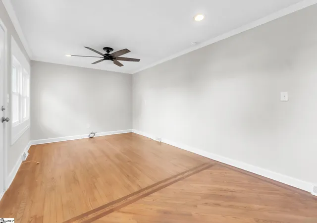 Photo 3 of Single family home for sale at 116 Valley Dr, Greer, SC 29651 | MLS# 1596919 | Listing updated on 2026-09-12