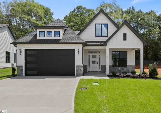 Photo 1 of Single family home for sale at 7 Mercy Dr, Greenville, SC 29607 | MLS# 1600615 | Listing updated on 2026-09-17