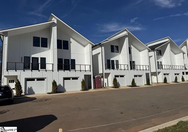 Condo for sale at 200 Ackert Wy, Greenville, SC 29605 | MLS# 1600195