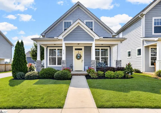 Photo 2 of Single family home for sale at 313 Daystrom Dr, Greer, SC 29651 | MLS# 1586082 | Listing updated on 2026-09-21