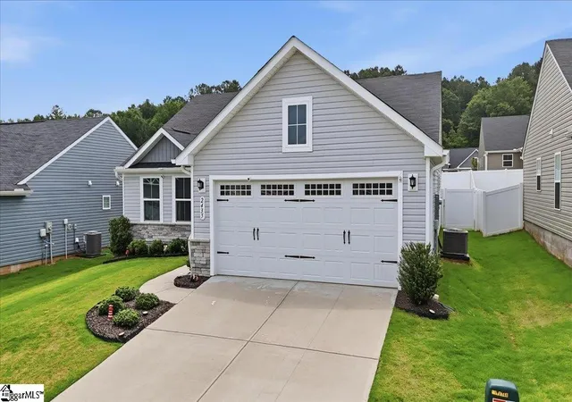 Photo 3 of Single family home for sale at 2435 Merrill Wy, Boiling Springs, SC 29316 | MLS# 1593122 | Listing updated on 2026-05-28