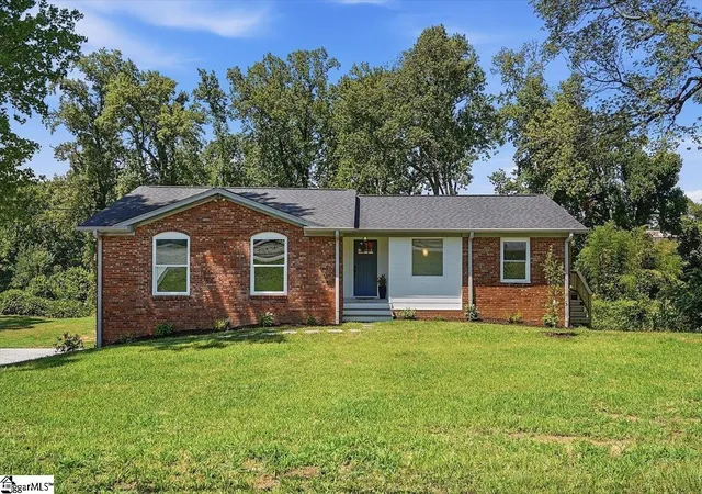 Photo 1 of Single family home for sale at 200 Worley Rd, Greenville, SC 29609 | MLS# 1598080 | Listing updated on 2026-08-17