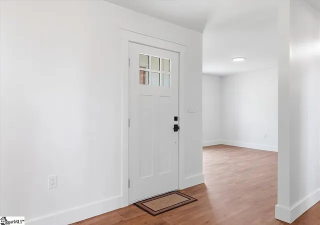 Photo 4 of Single family home for sale at 200 Worley Rd, Greenville, SC 29609 | MLS# 1598080 | Listing updated on 2026-08-17